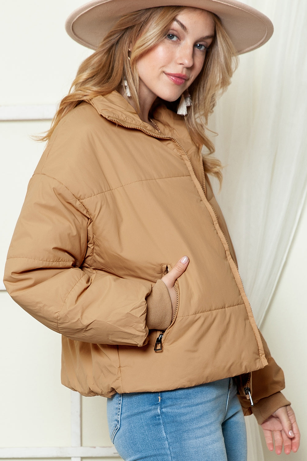 Black Solid Zip Up Pocketed Puffer Coat - MAD RUFFI