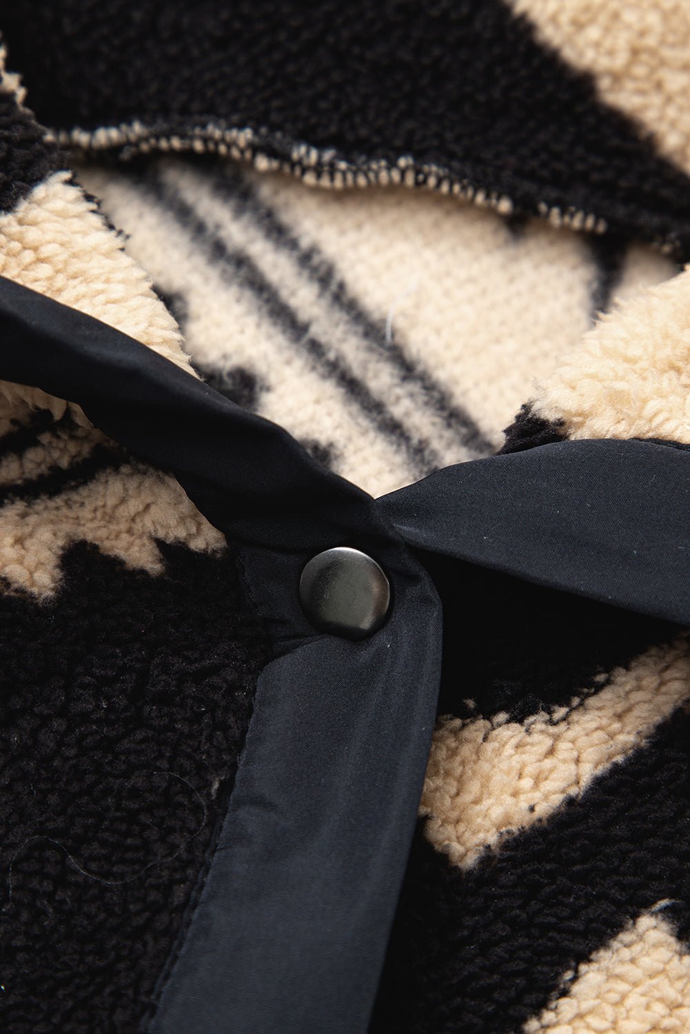 Black Vintage Geometric Half Zip Plush Sweatshirt - MAD RUFFI