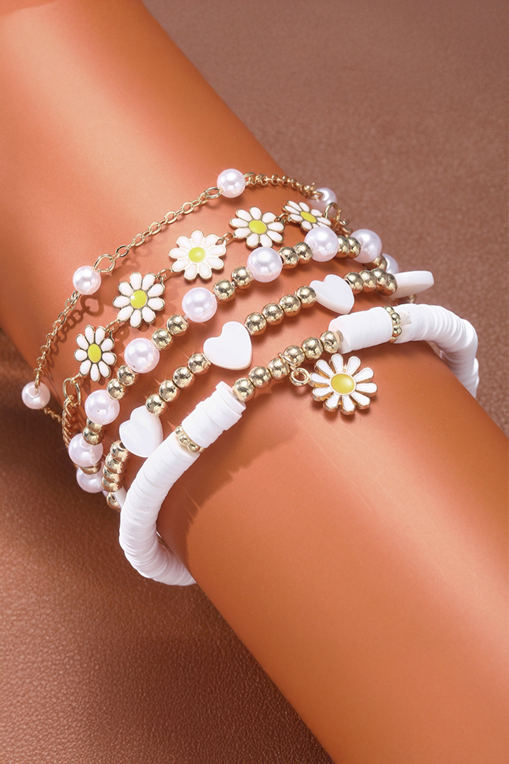 White Daisy Decor Beaded Bracelet for Elegant Style