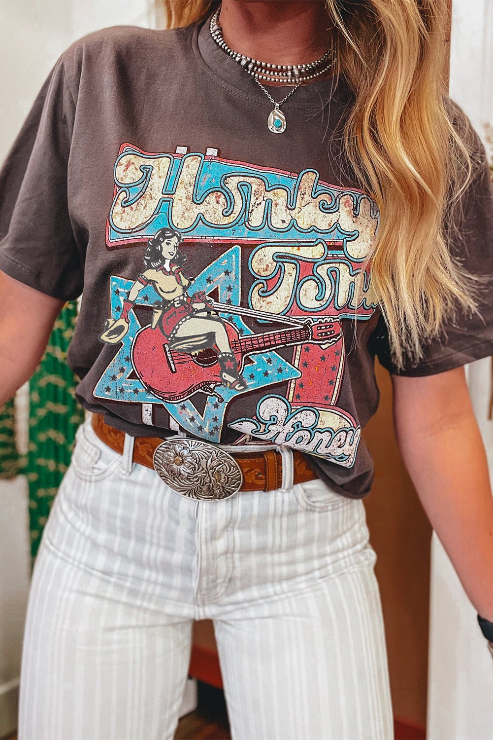 chicory coffee honky tonk honey graphic crew neck tee - MAD RUFFI