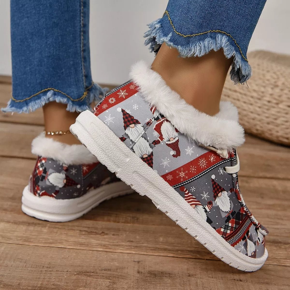 Christmas Print Round Toe Sneakers - MAD RUFFI