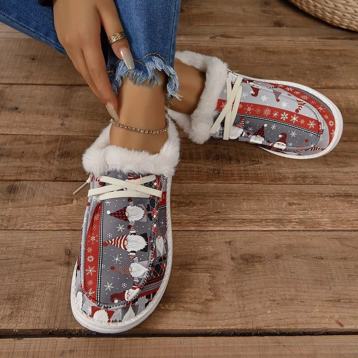 Christmas Print Round Toe Sneakers - MAD RUFFI