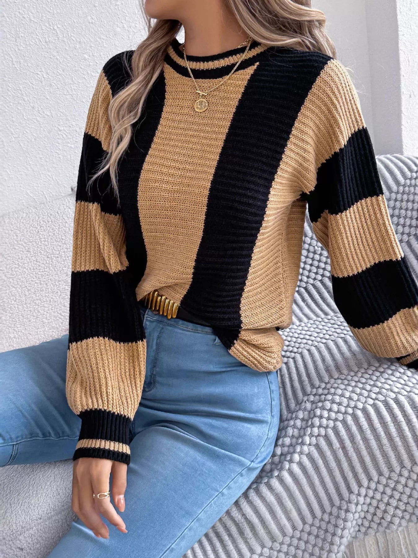 Color Block Round Neck Sweater - MAD RUFFI