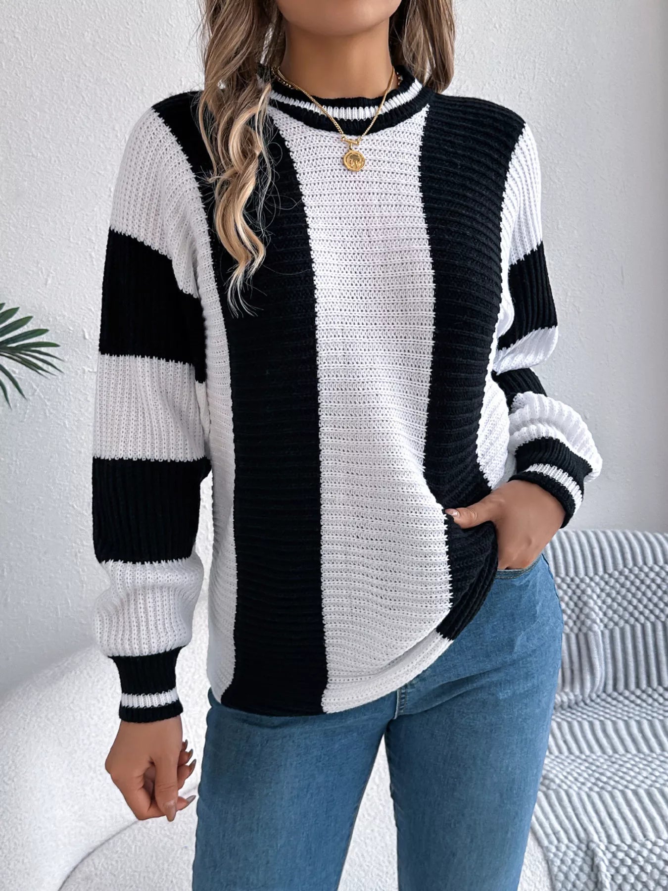 Color Block Round Neck Sweater - MAD RUFFI