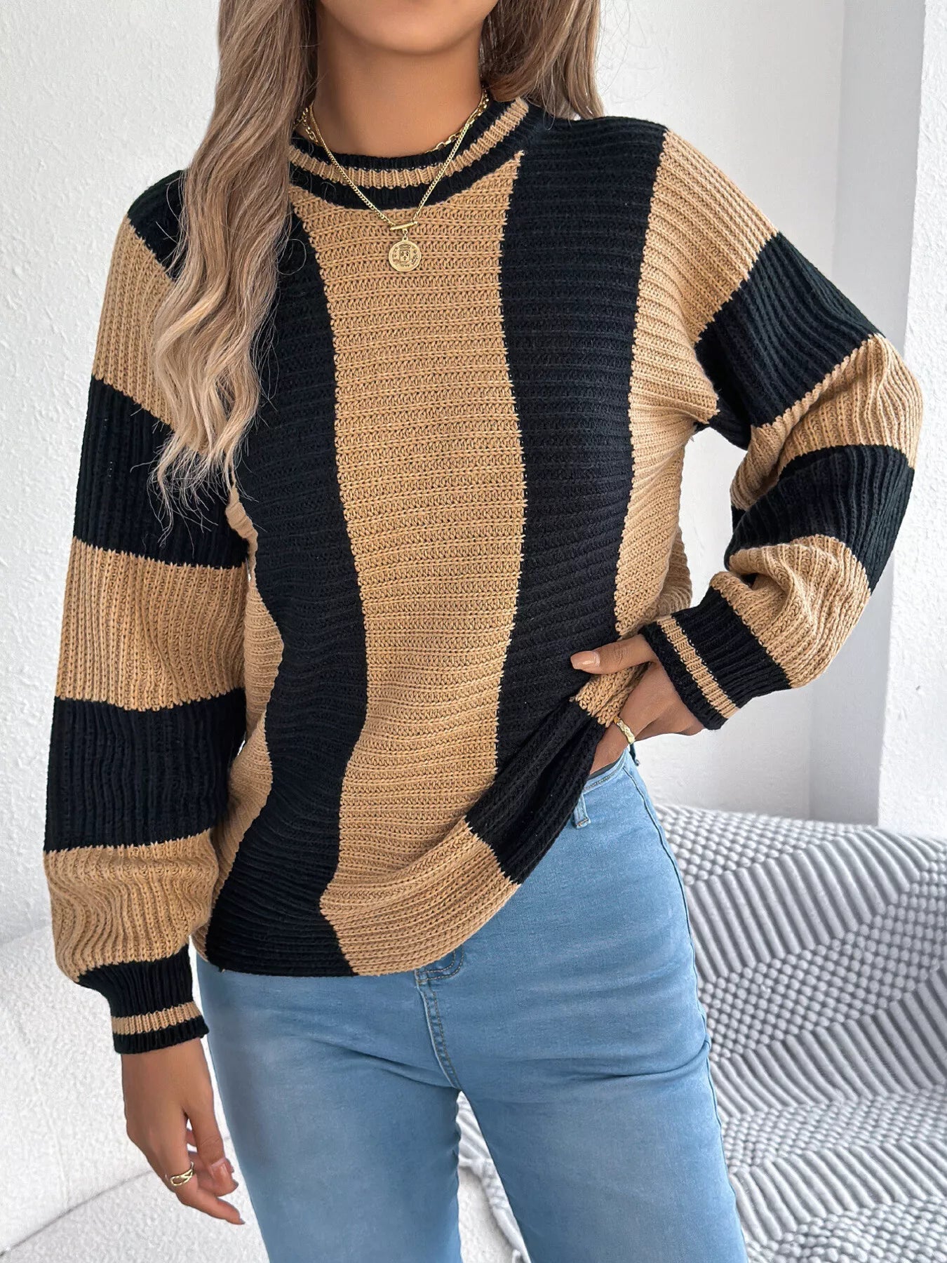 Color Block Round Neck Sweater - MAD RUFFI