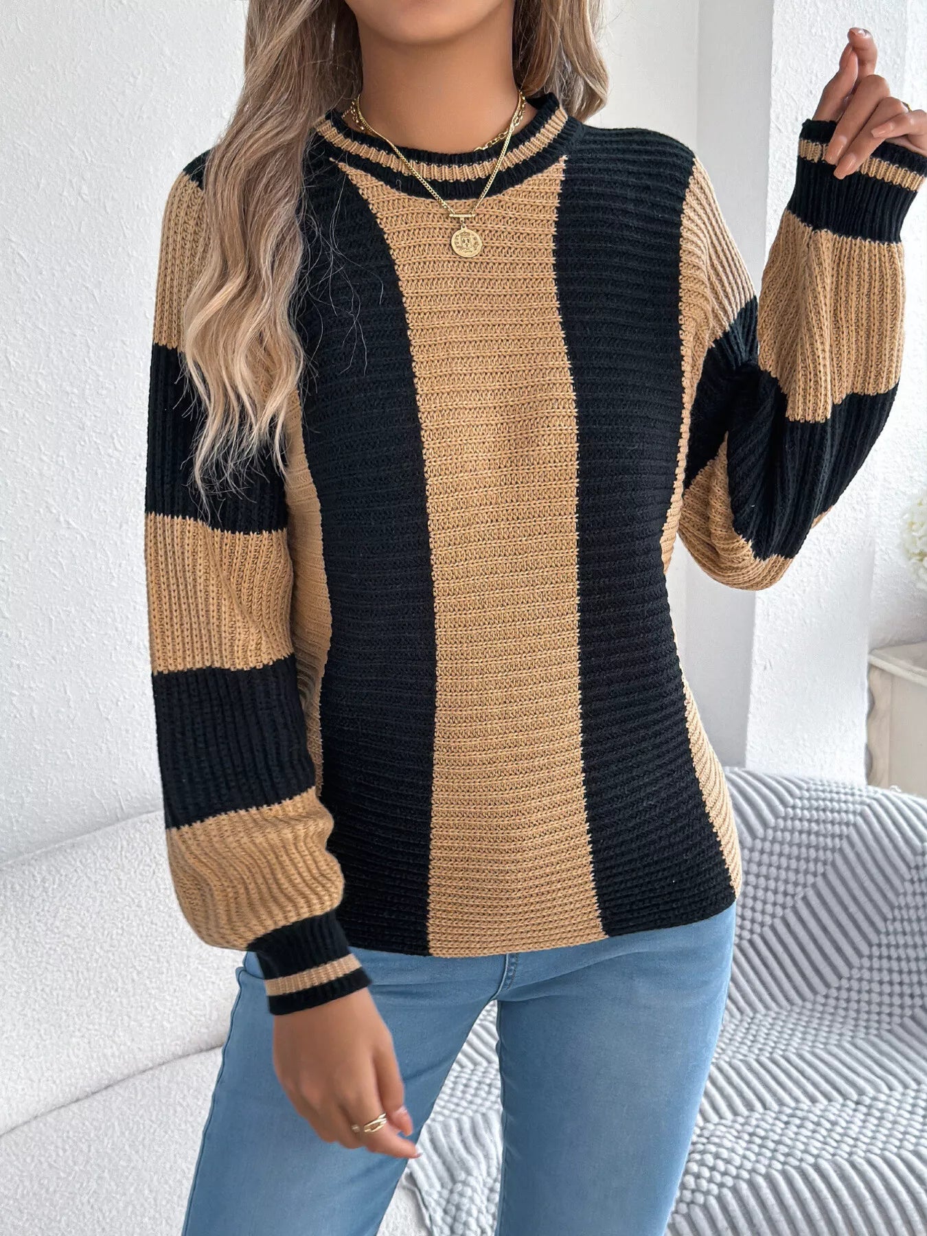 Color Block Round Neck Sweater - MAD RUFFI