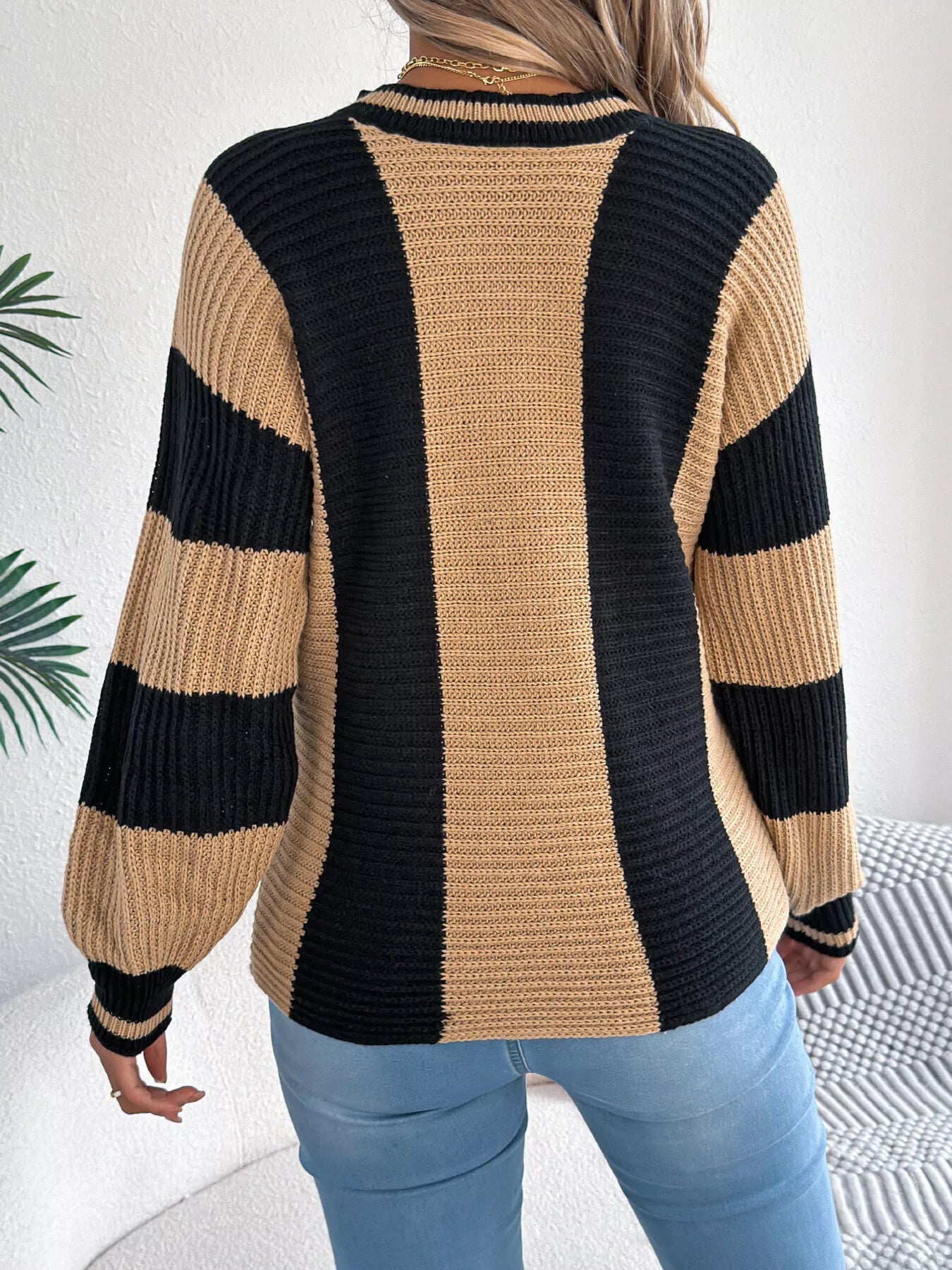 Color Block Round Neck Sweater - MAD RUFFI