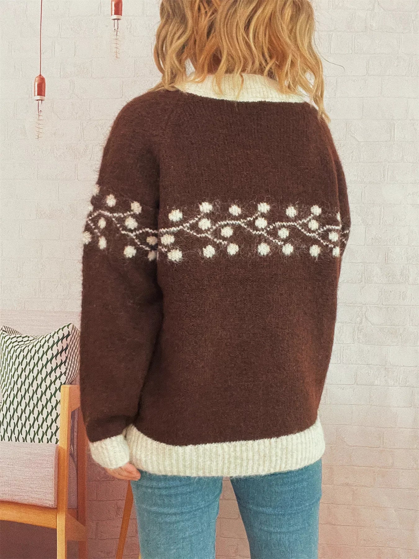 Contrast Hem Round Neck Sweater - MAD RUFFI