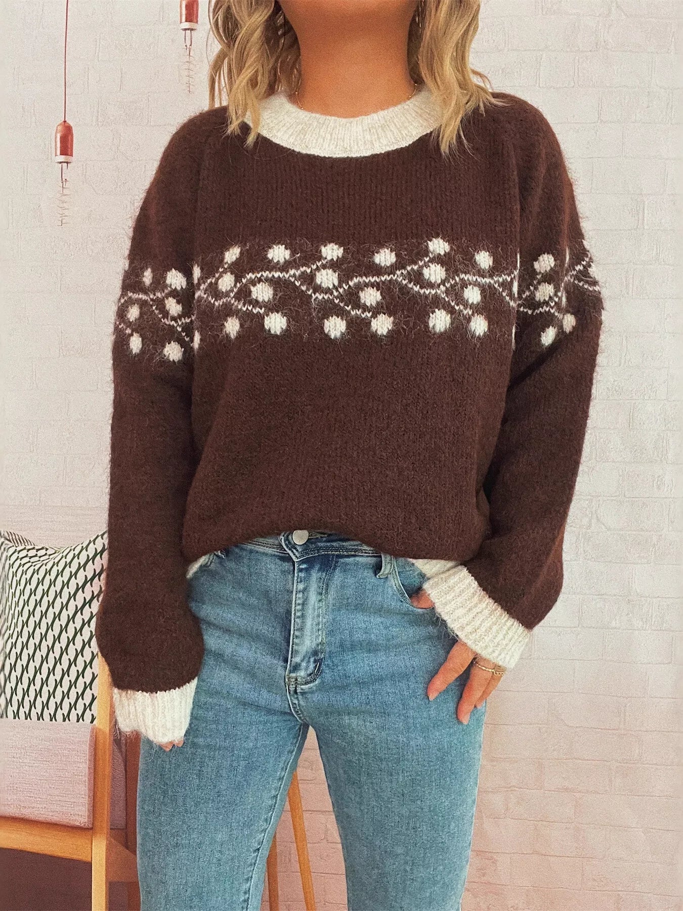 Contrast Hem Round Neck Sweater - MAD RUFFI