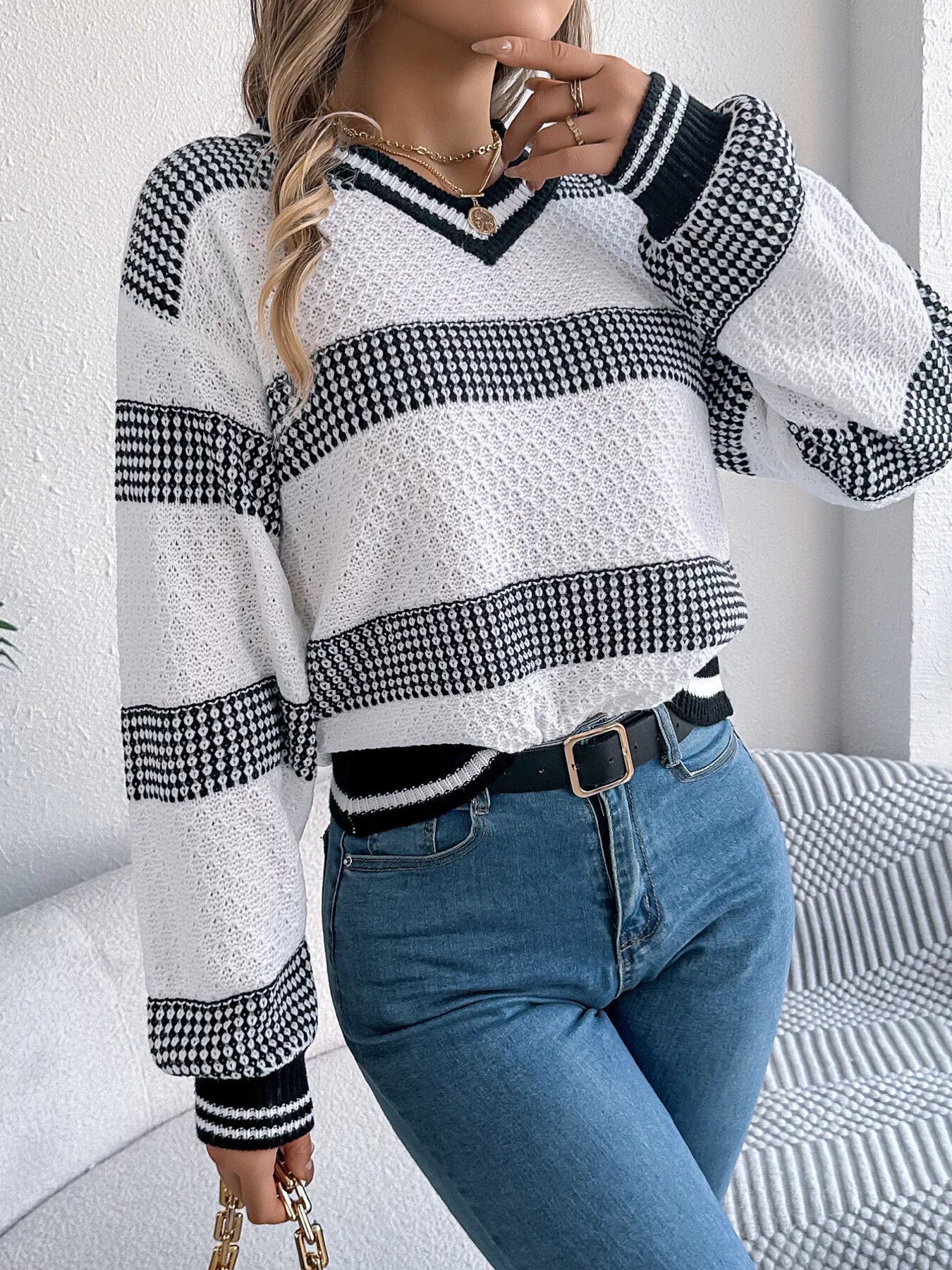 Contrast Striped V - Neck Sweater - MAD RUFFI