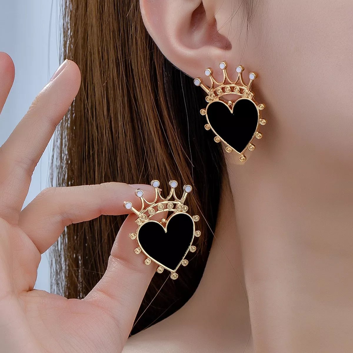 Crown Heart Stud Earrings - MAD RUFFI