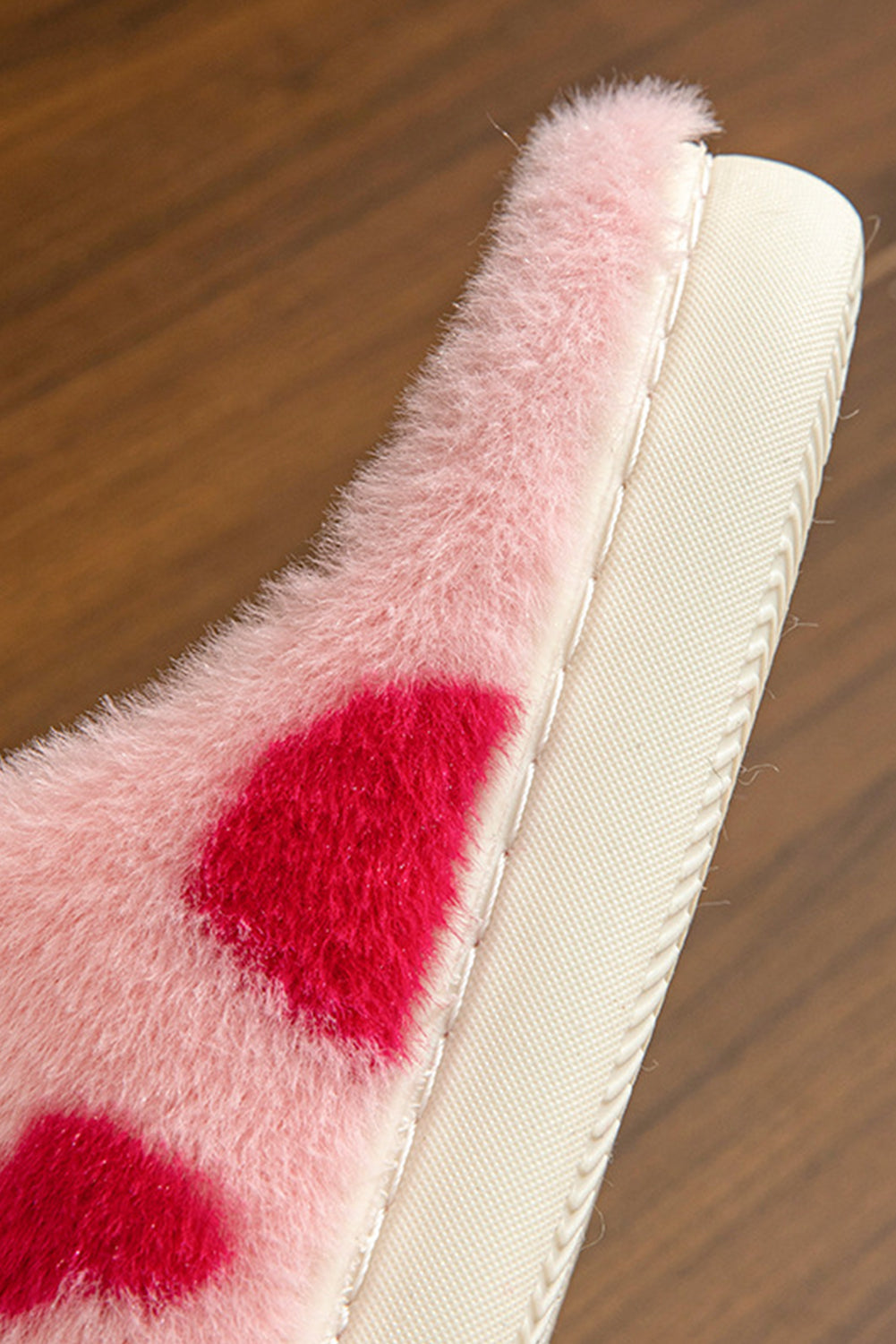 Fiery Red Valentines Heart Modem Hiver Fuzzy Slippers