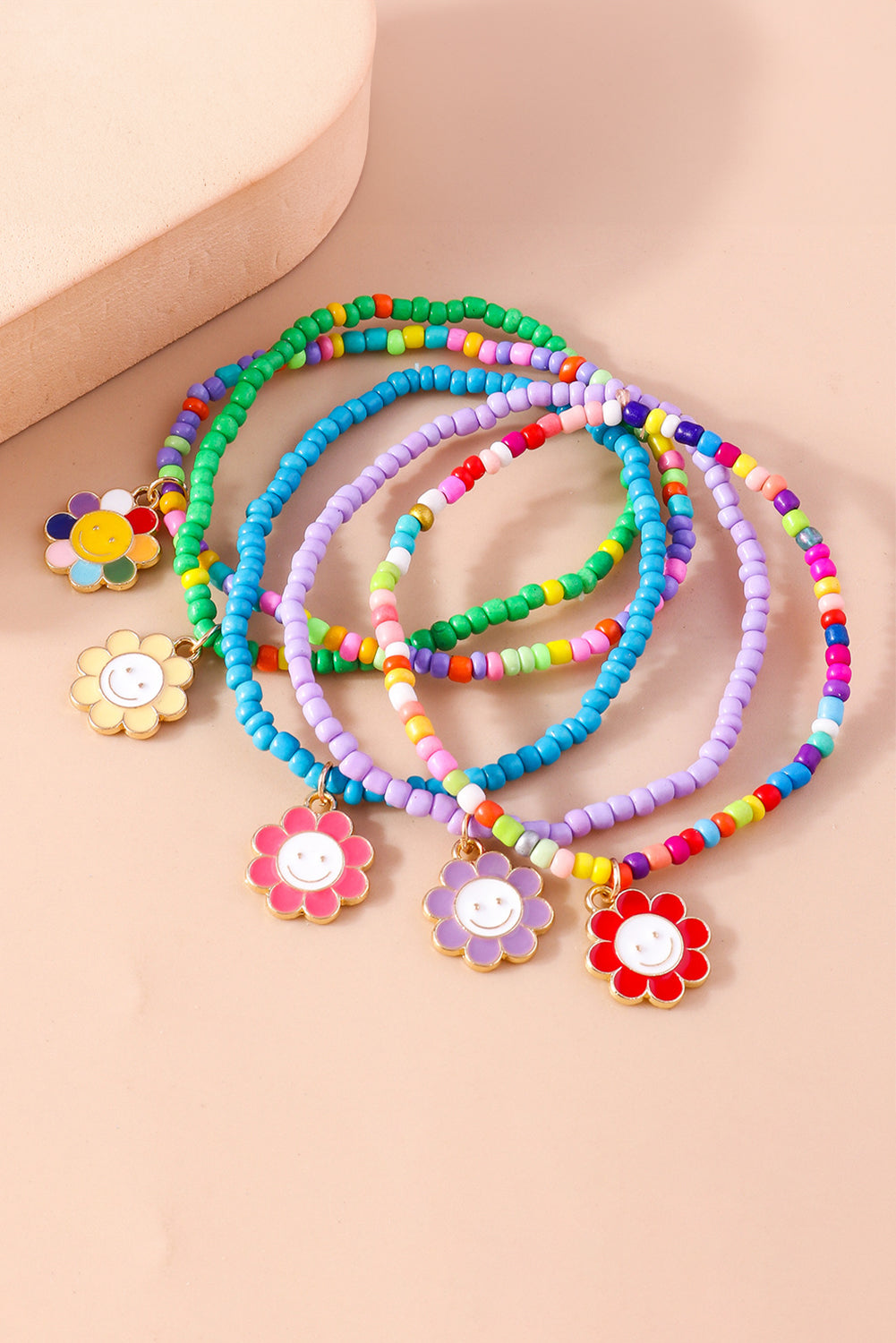 Bleu clair 5pcs Smiley Flower Pendant Breded Bracelet Set