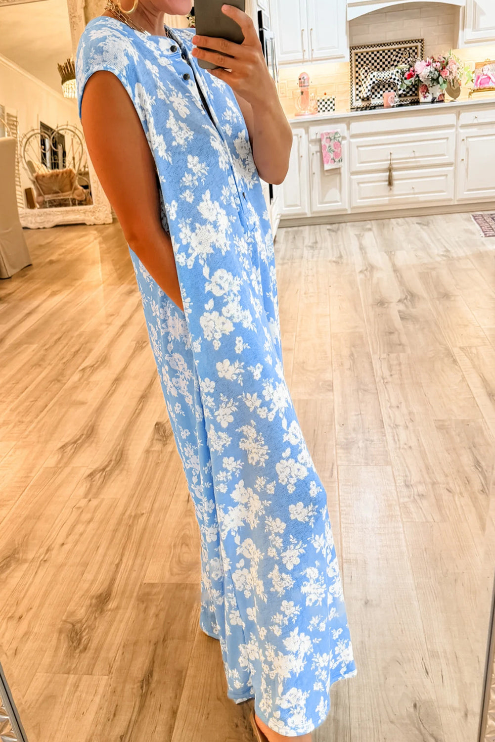 Ärmelloser Jumpsuit mit weitem Bein und Blumendruck „Myosotis“