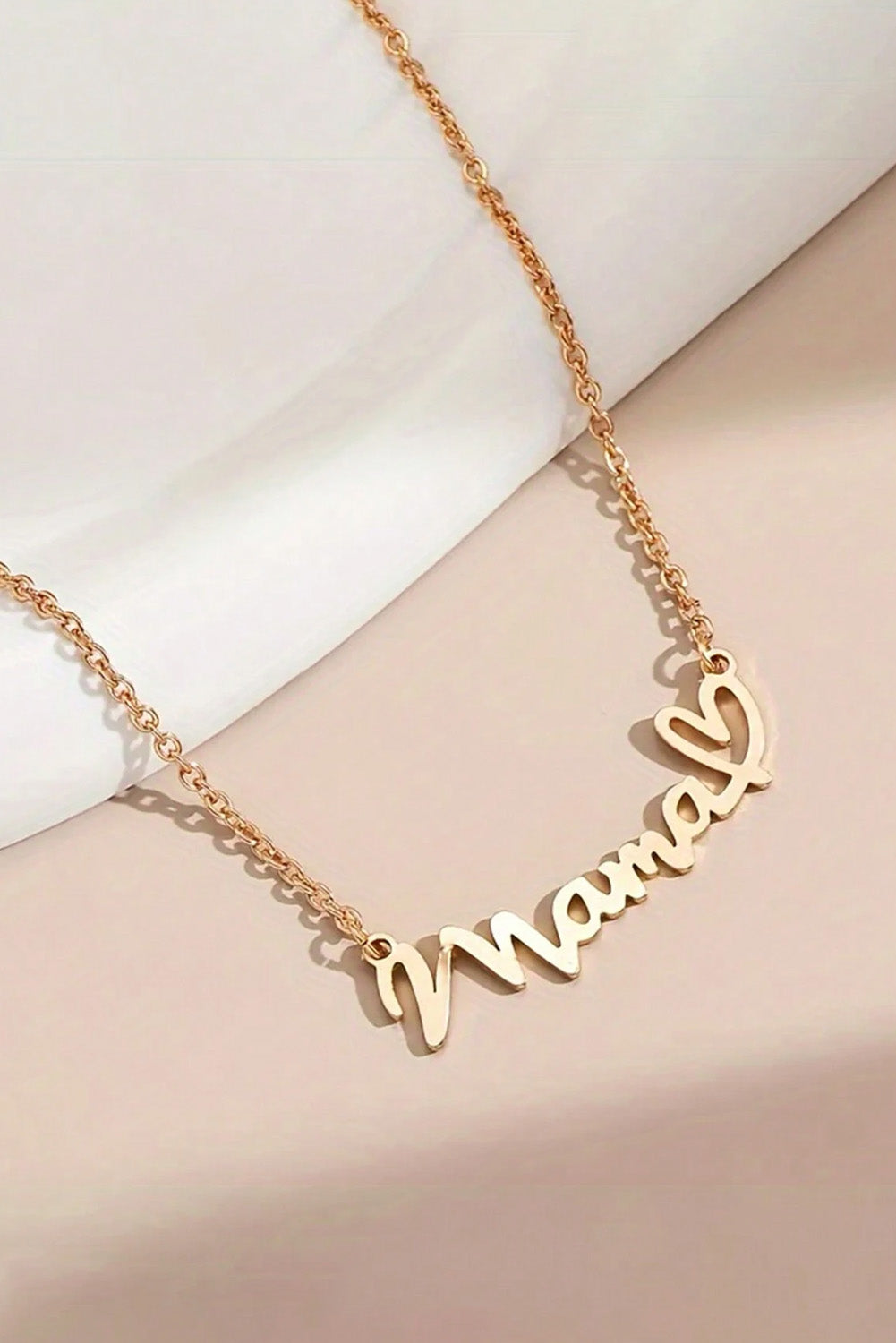 Gold Mama Letter Heart Pattern Necklace for Mothers