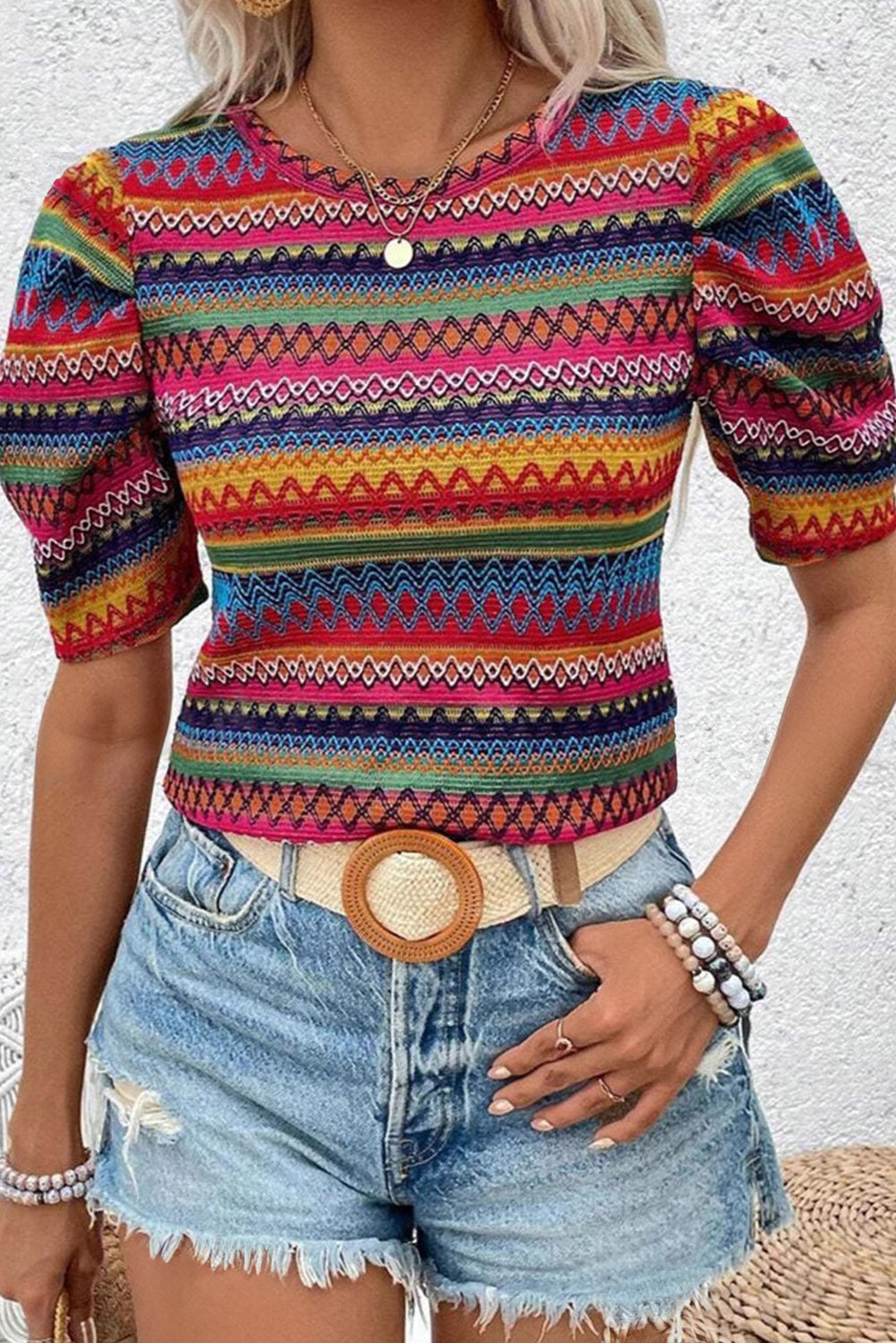 Farbenfrohes Stricktop mit Puffärmeln und geometrischem Bohemian-Print