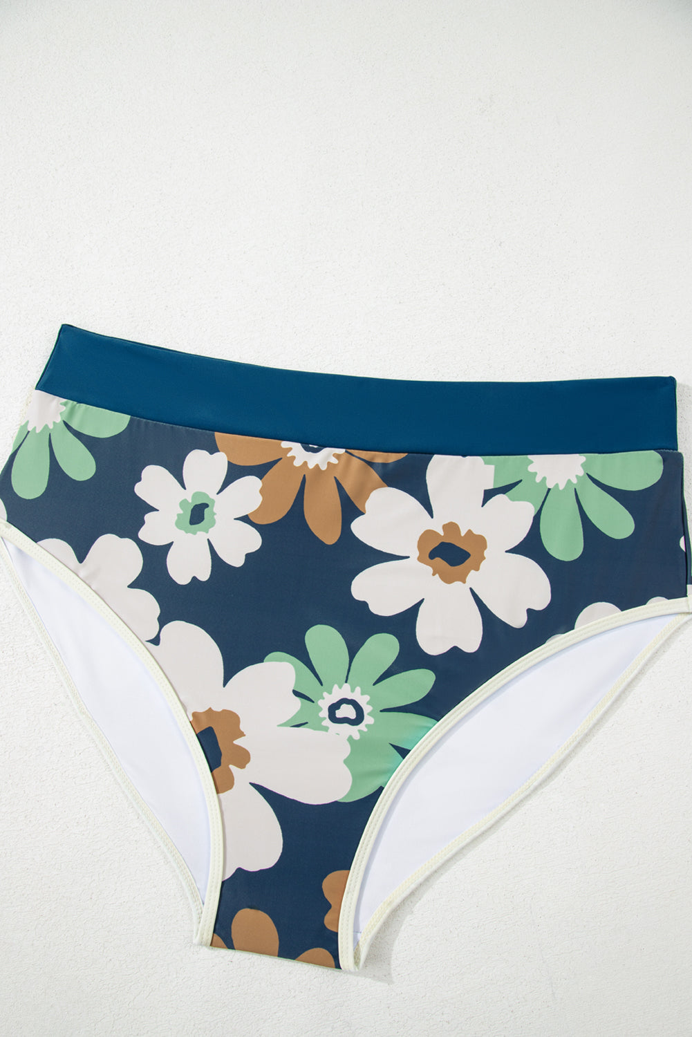 Grüner, zweiteiliger Bikini mit Reißverschluss und Blumenmuster in Übergröße