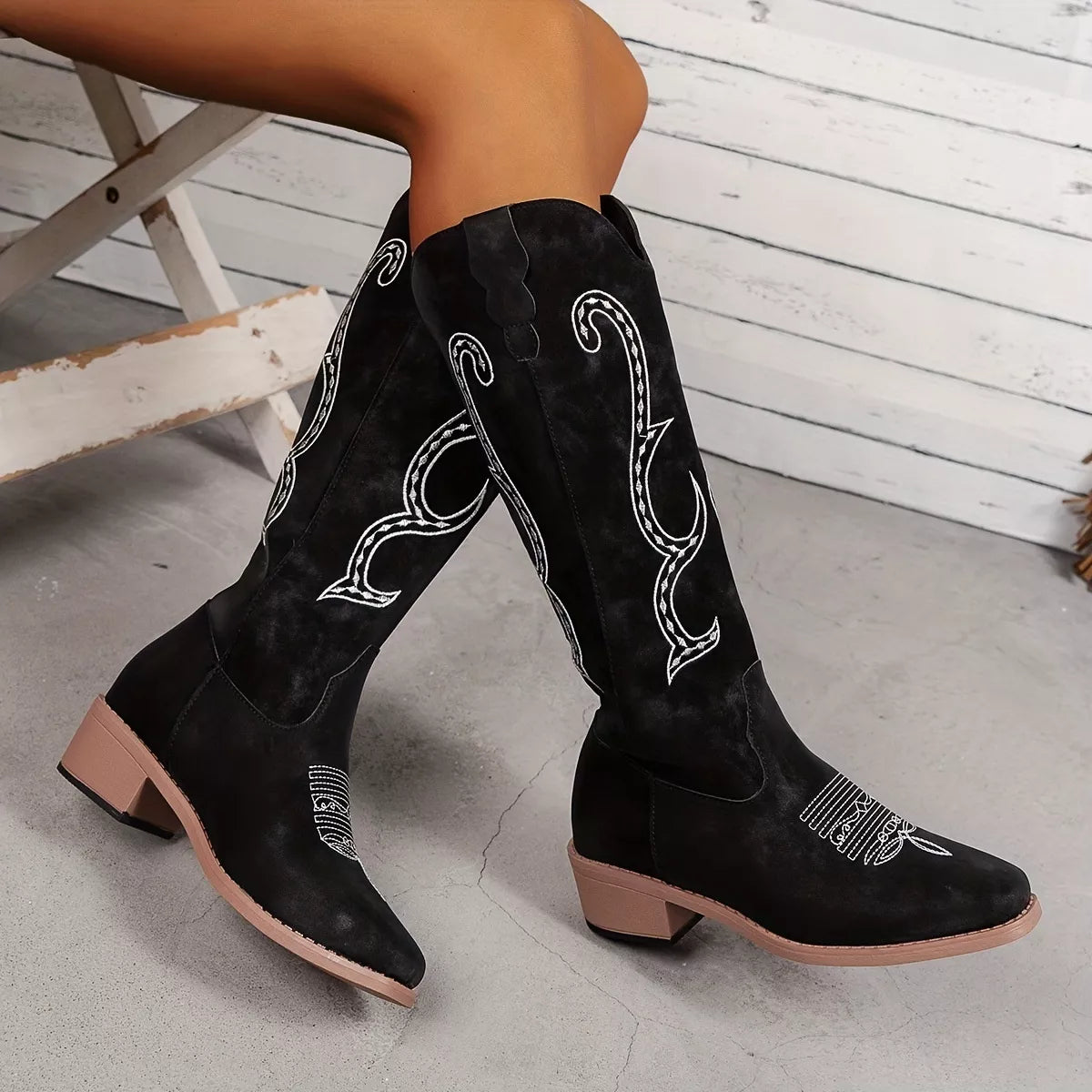 Embroidered Round Toe Block Heels Boots - MAD RUFFI