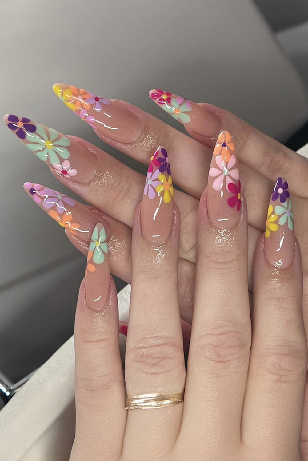 Bonbon Flower Resin Nail Tips for Elegant Manicure Style