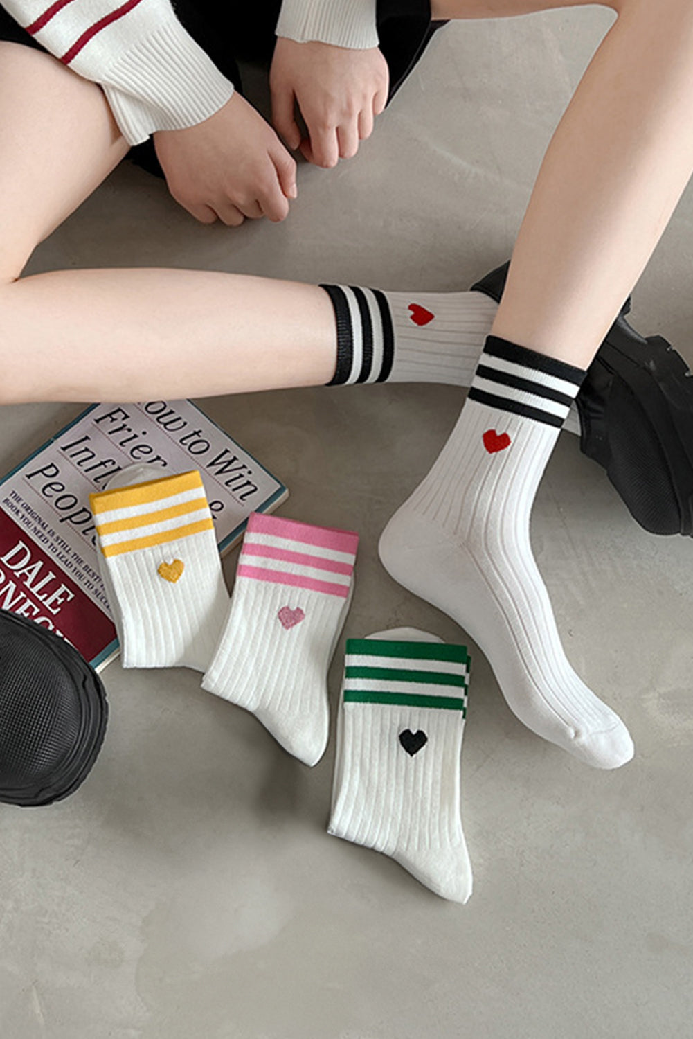 White Heart Striped Cotton Crew Socks 4pcs Set for Comfort