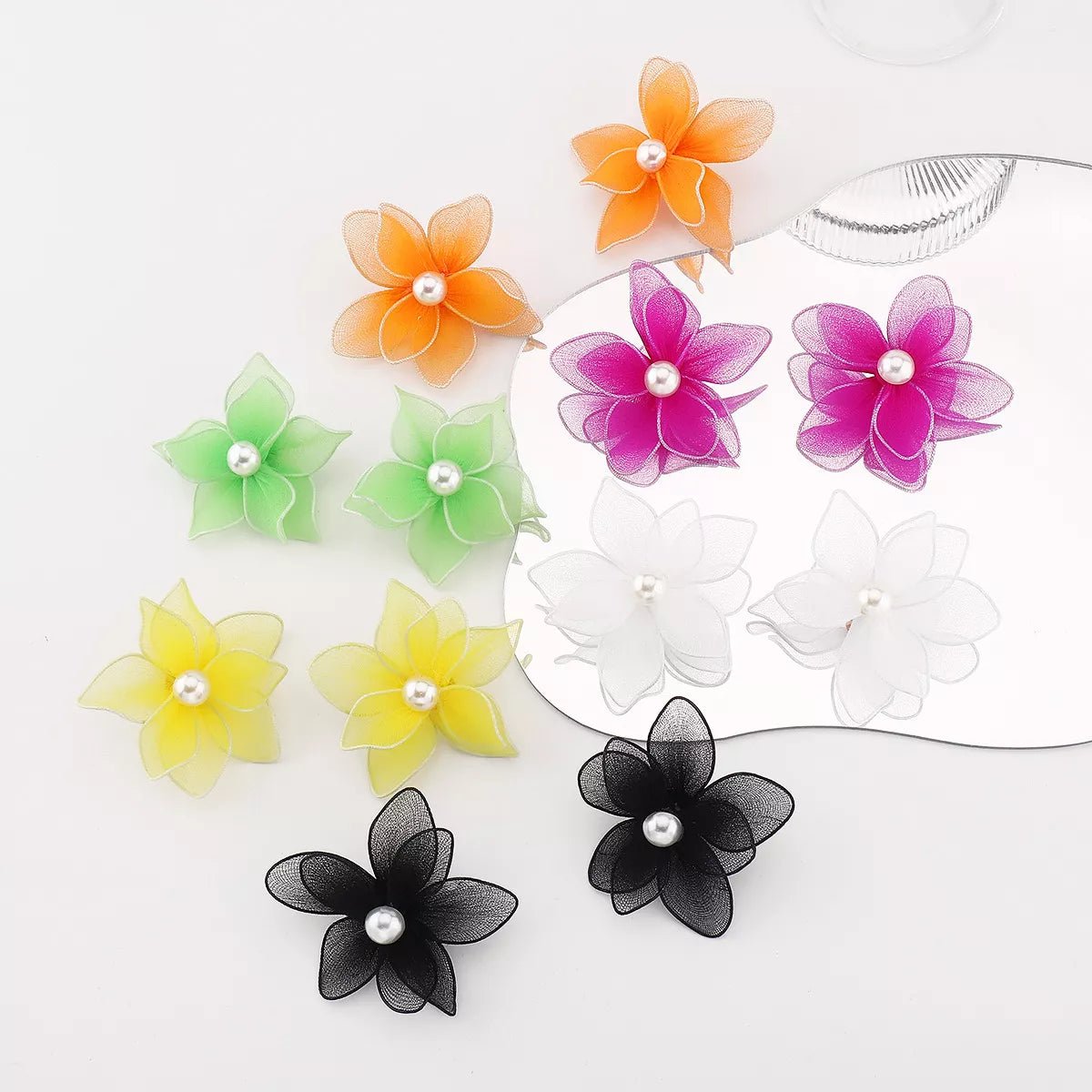 Flower Pearl Stud Earrings - MAD RUFFI