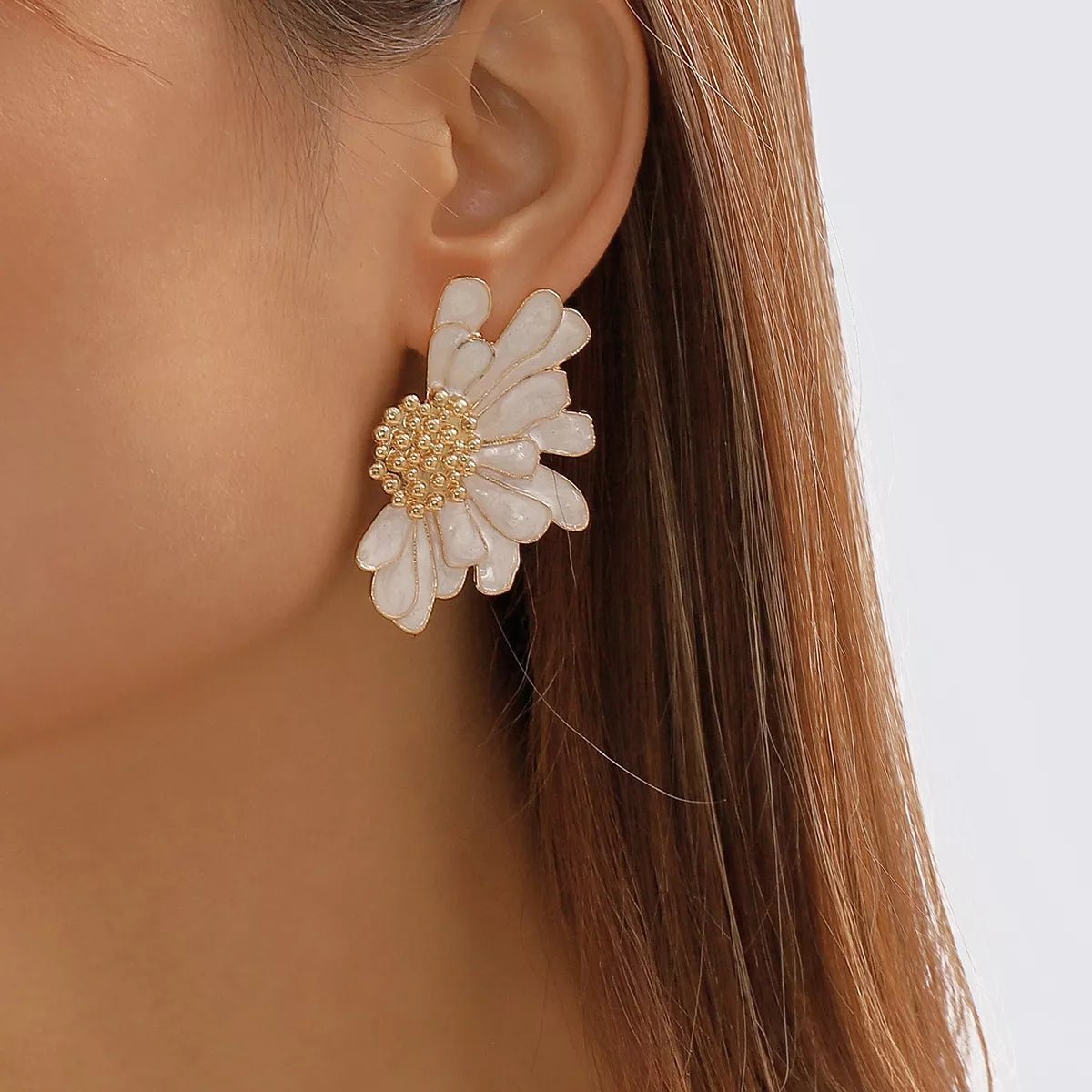 Flower Stud Earrings - MAD RUFFI