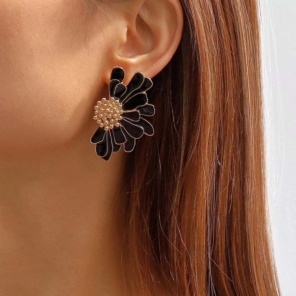 Flower Stud Earrings - MAD RUFFI