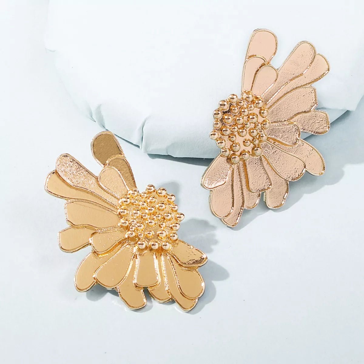 Flower Stud Earrings - MAD RUFFI