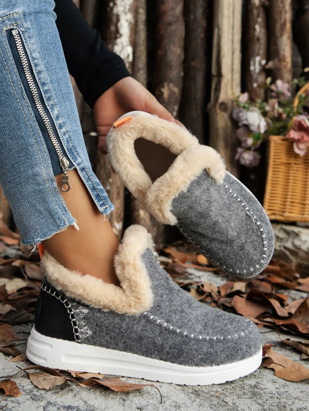 Furry Suede Round Toe Flat Sneakers - MAD RUFFI