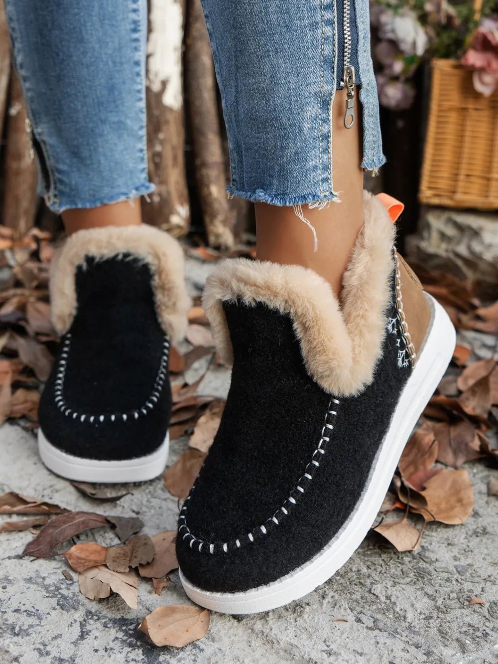 Furry Suede Round Toe Flat Sneakers - MAD RUFFI