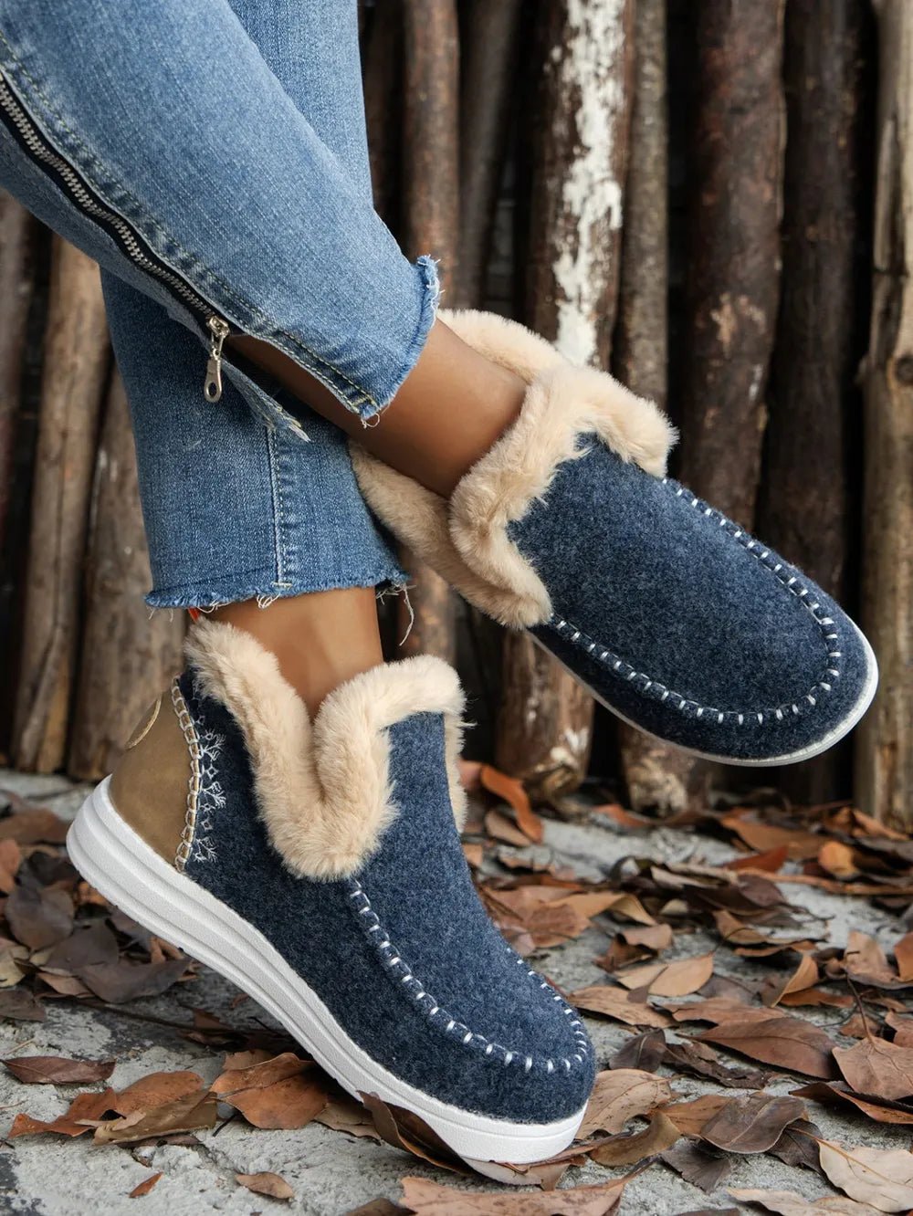Furry Suede Round Toe Flat Sneakers - MAD RUFFI