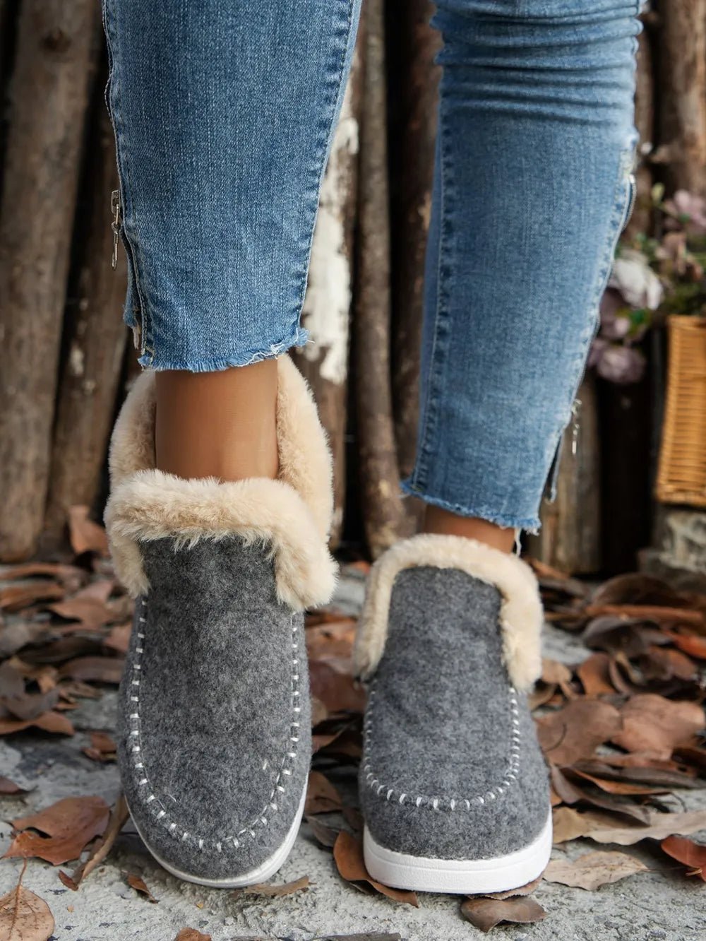 Furry Suede Round Toe Flat Sneakers - MAD RUFFI