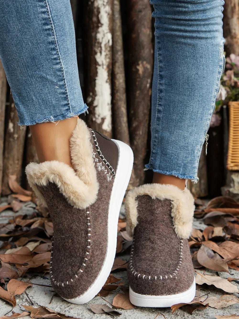 Furry Suede Round Toe Flat Sneakers - MAD RUFFI