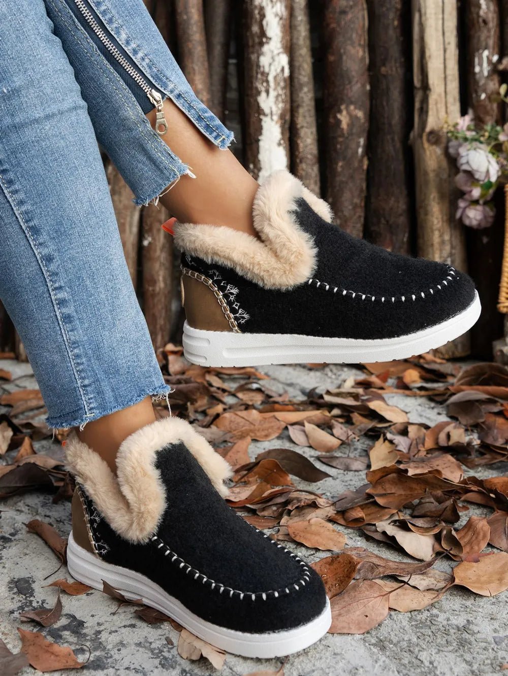 Furry Suede Round Toe Flat Sneakers - MAD RUFFI