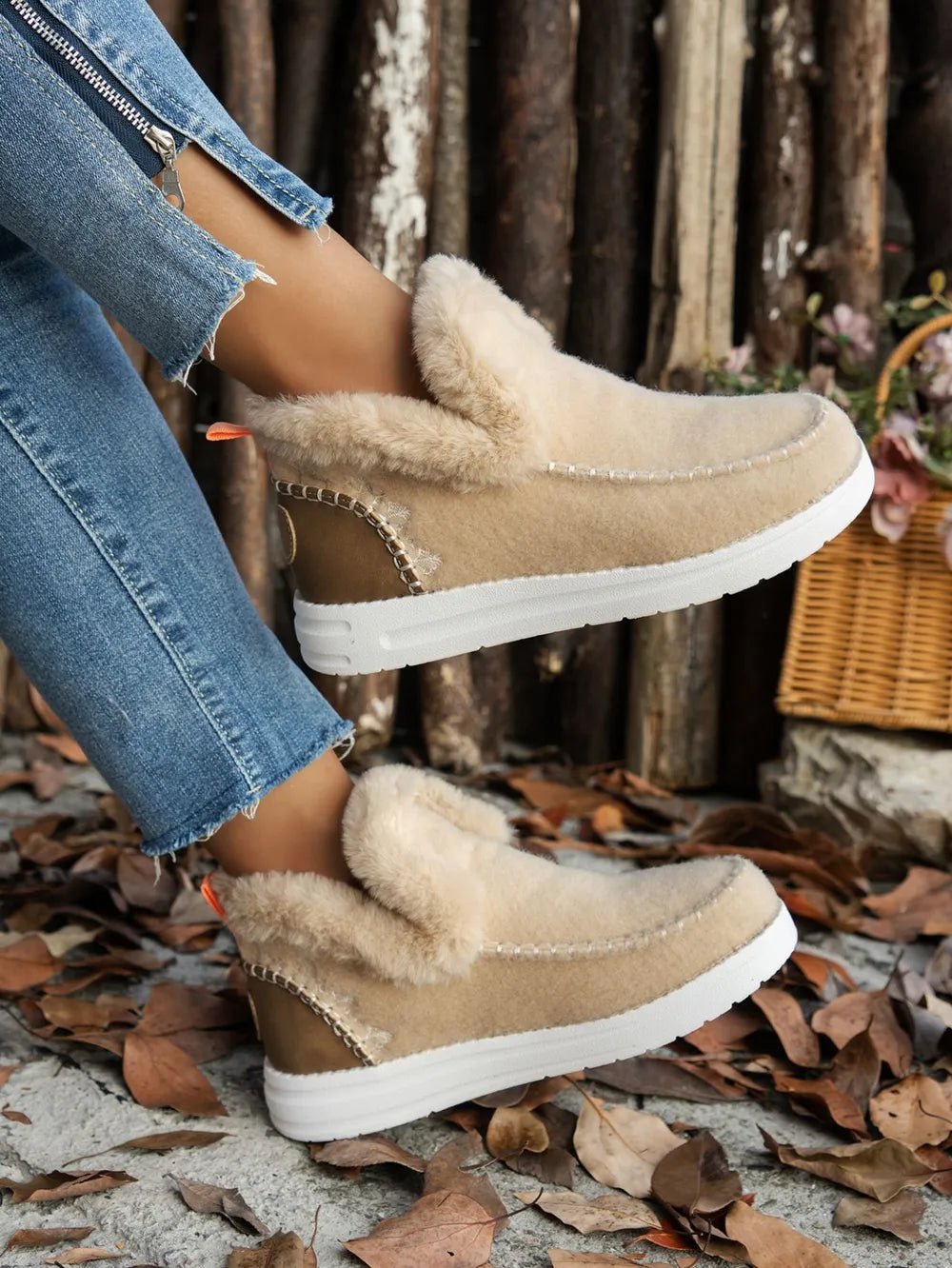 Furry Suede Round Toe Flat Sneakers - MAD RUFFI