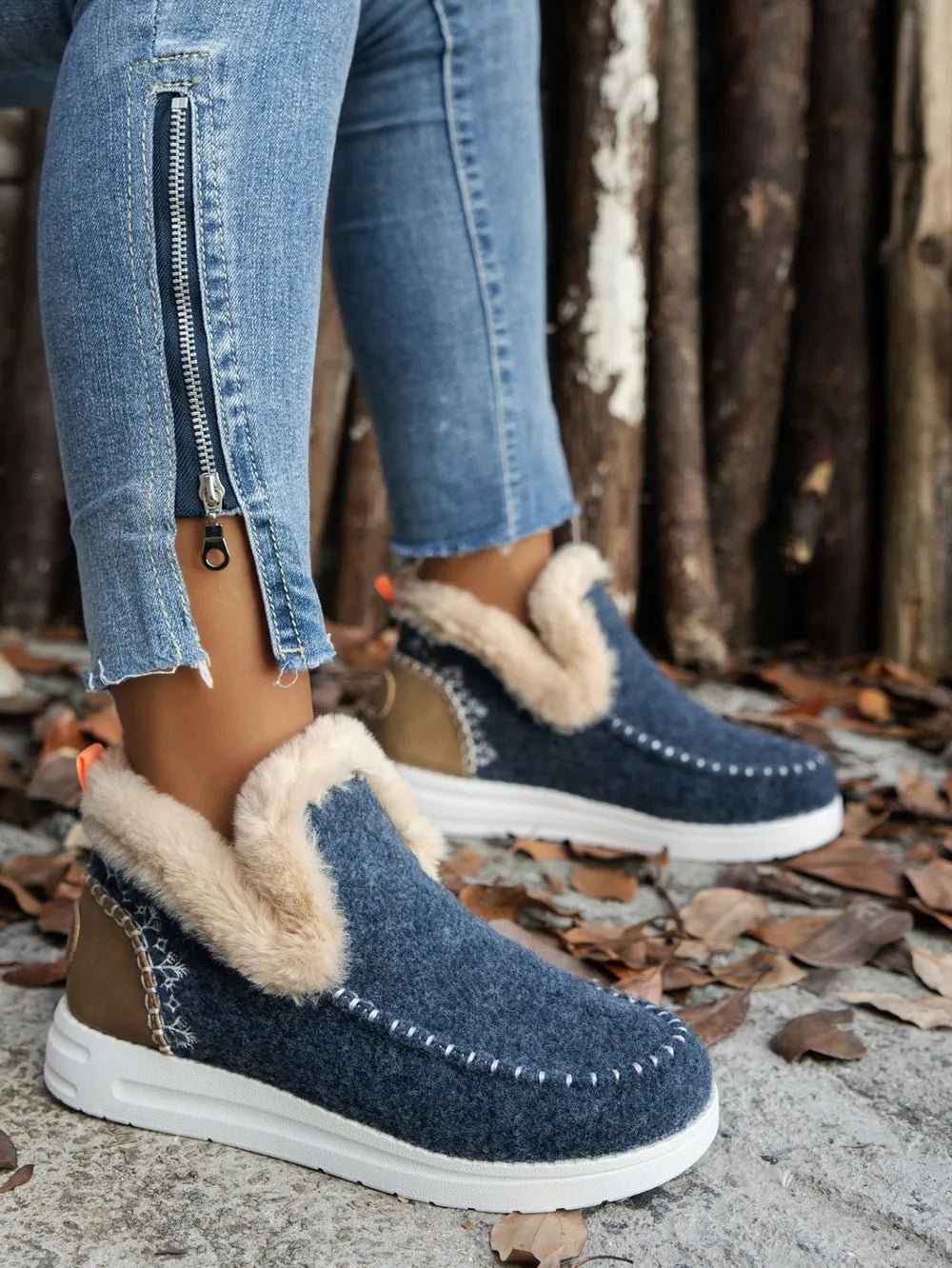 Furry Suede Round Toe Flat Sneakers - MAD RUFFI