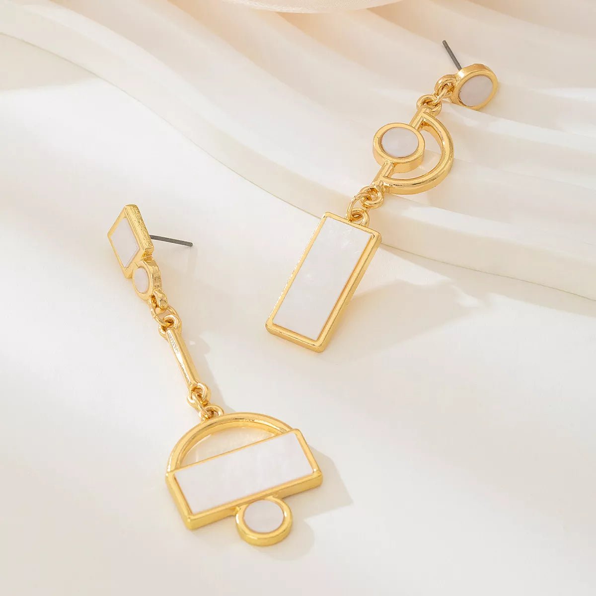 Geometric Gold Chain Drop Earrings - MAD RUFFI