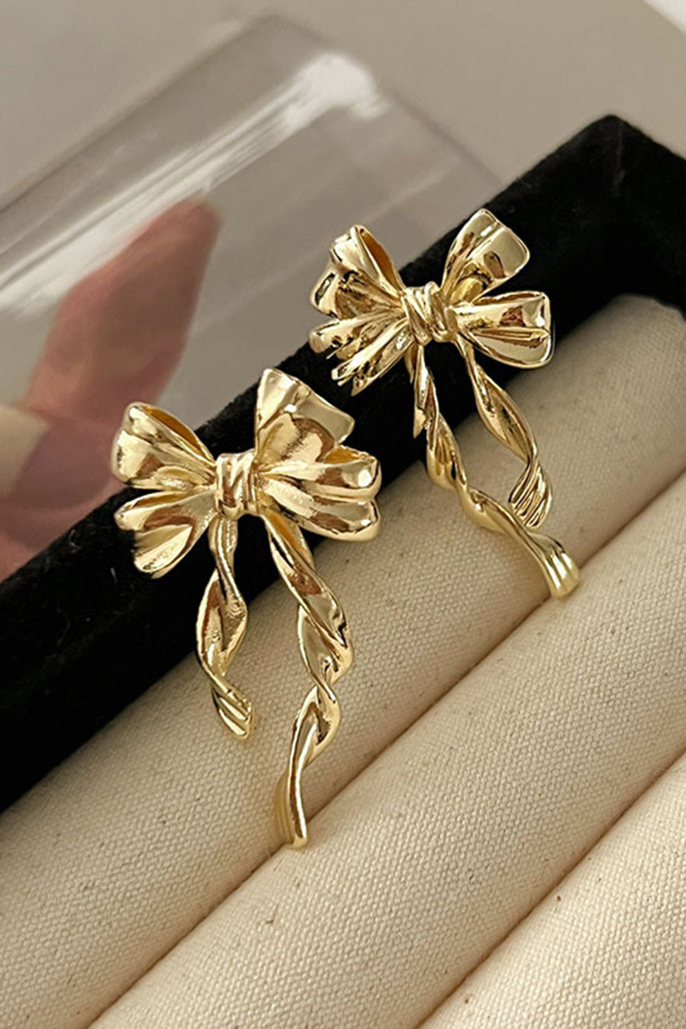 Gold Elegant Bow Stud Earrings - Gold / ONE SIZE - Earrings