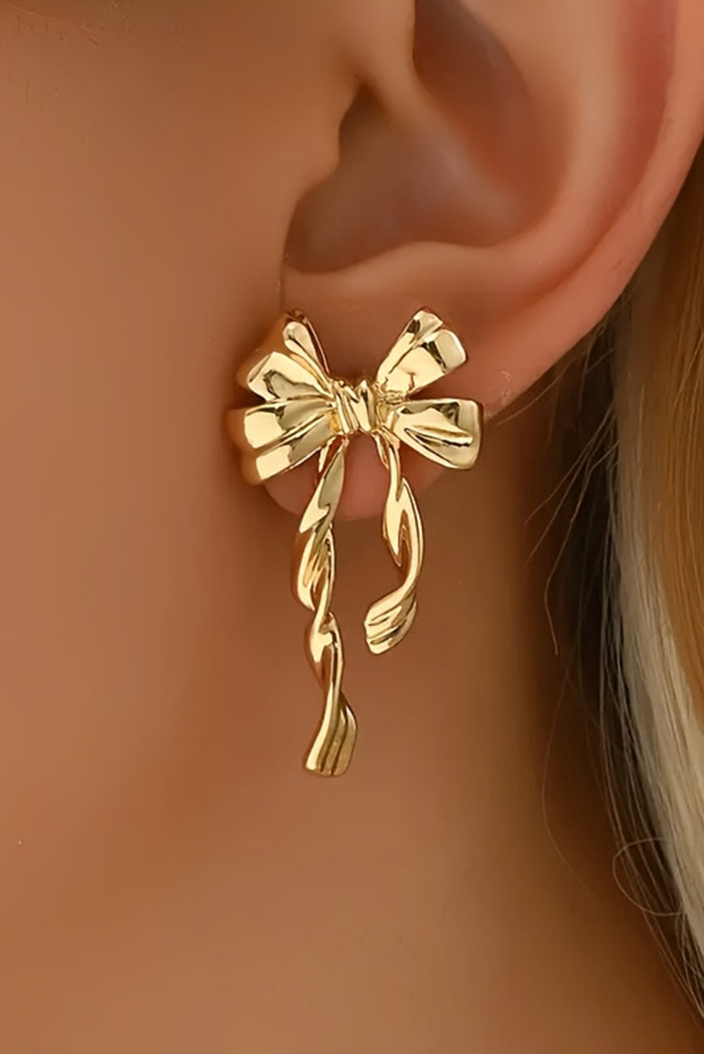 Gold Elegant Bow Stud Earrings - Gold / ONE SIZE - Earrings