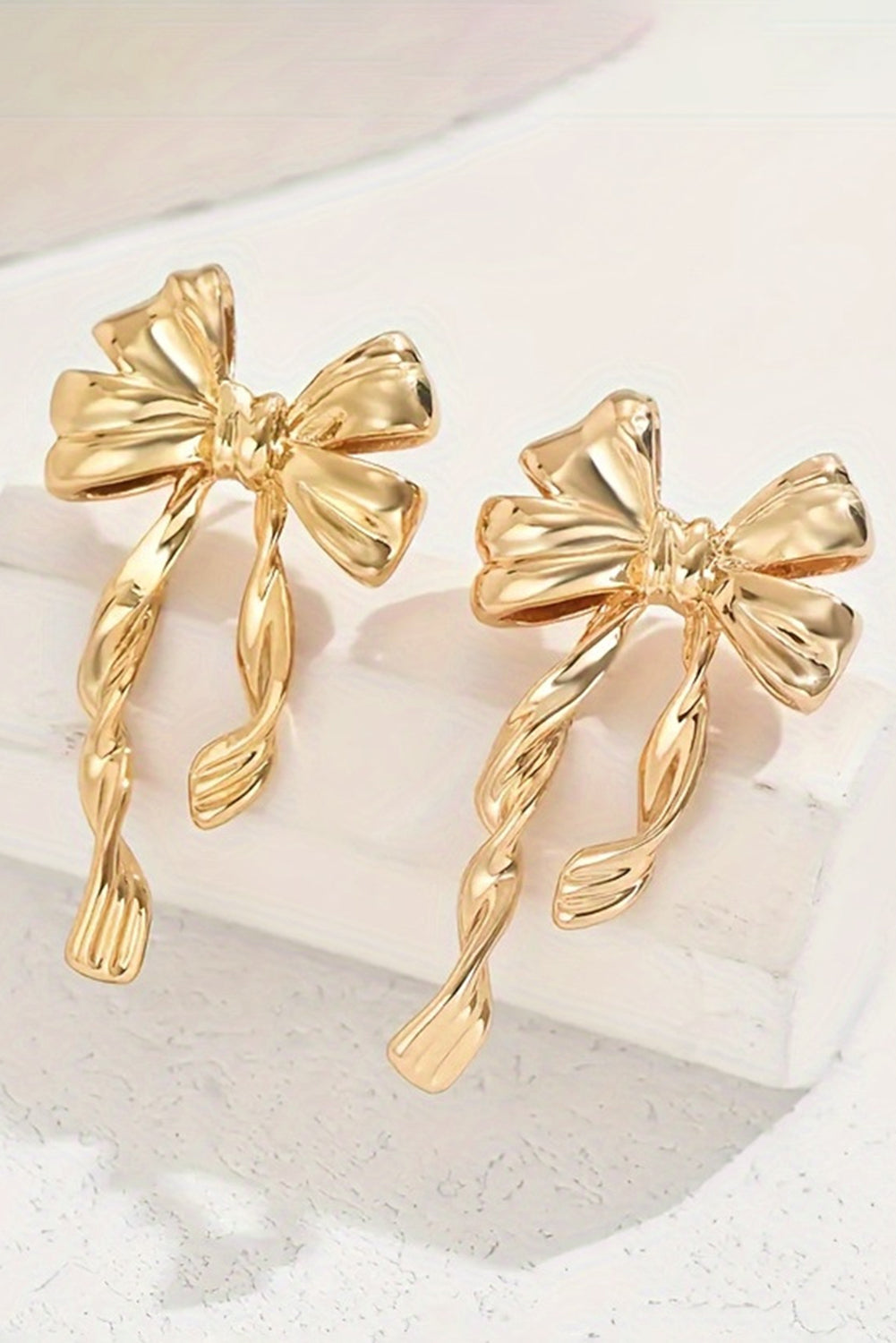 Gold Elegant Bow Stud Earrings - Gold / ONE SIZE - Earrings