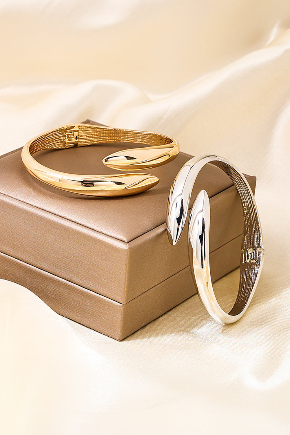 Gold Minimalist Open Bangle Bracelet - Gold / ONE SIZE - Bracelets