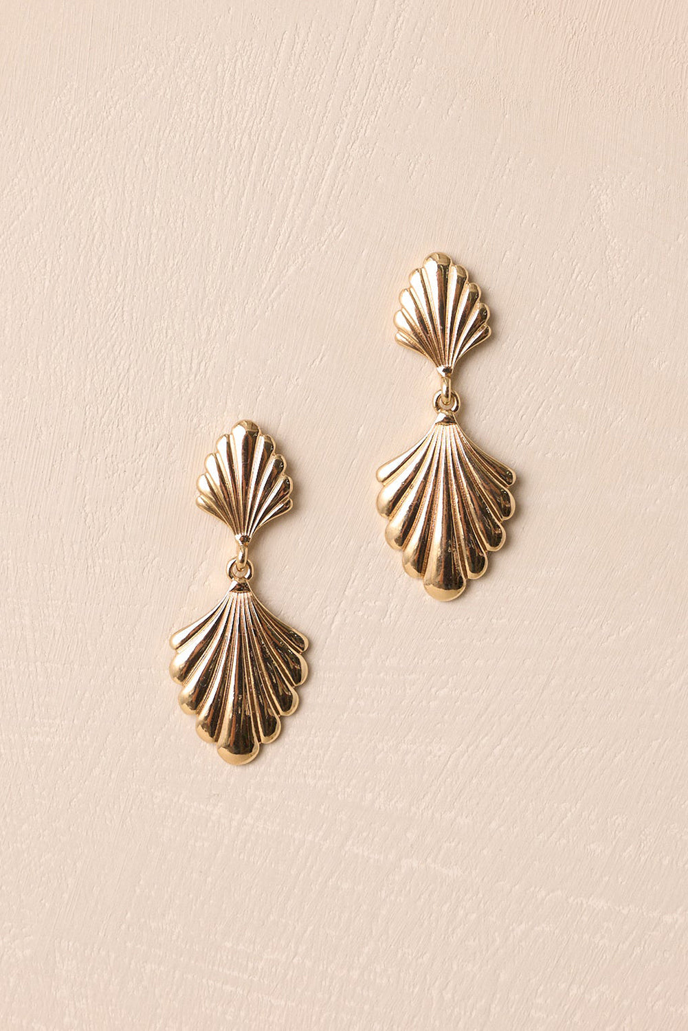 Gold Shell Shape Plated Alloy Drop Earrings - MAD RUFFI