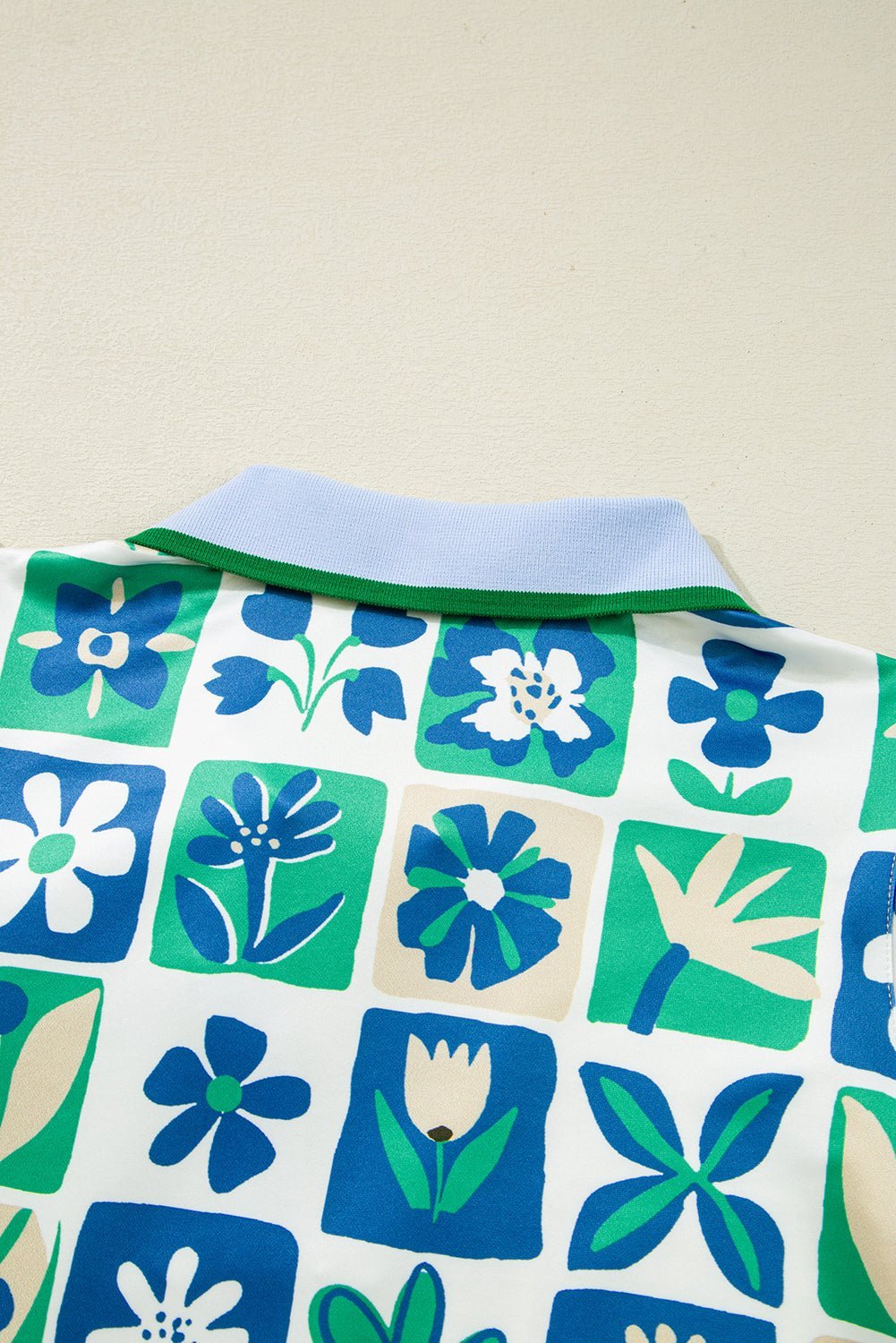 Green Floral Plaid Colorblock Flutter Sleeve Blouse - MAD RUFFI