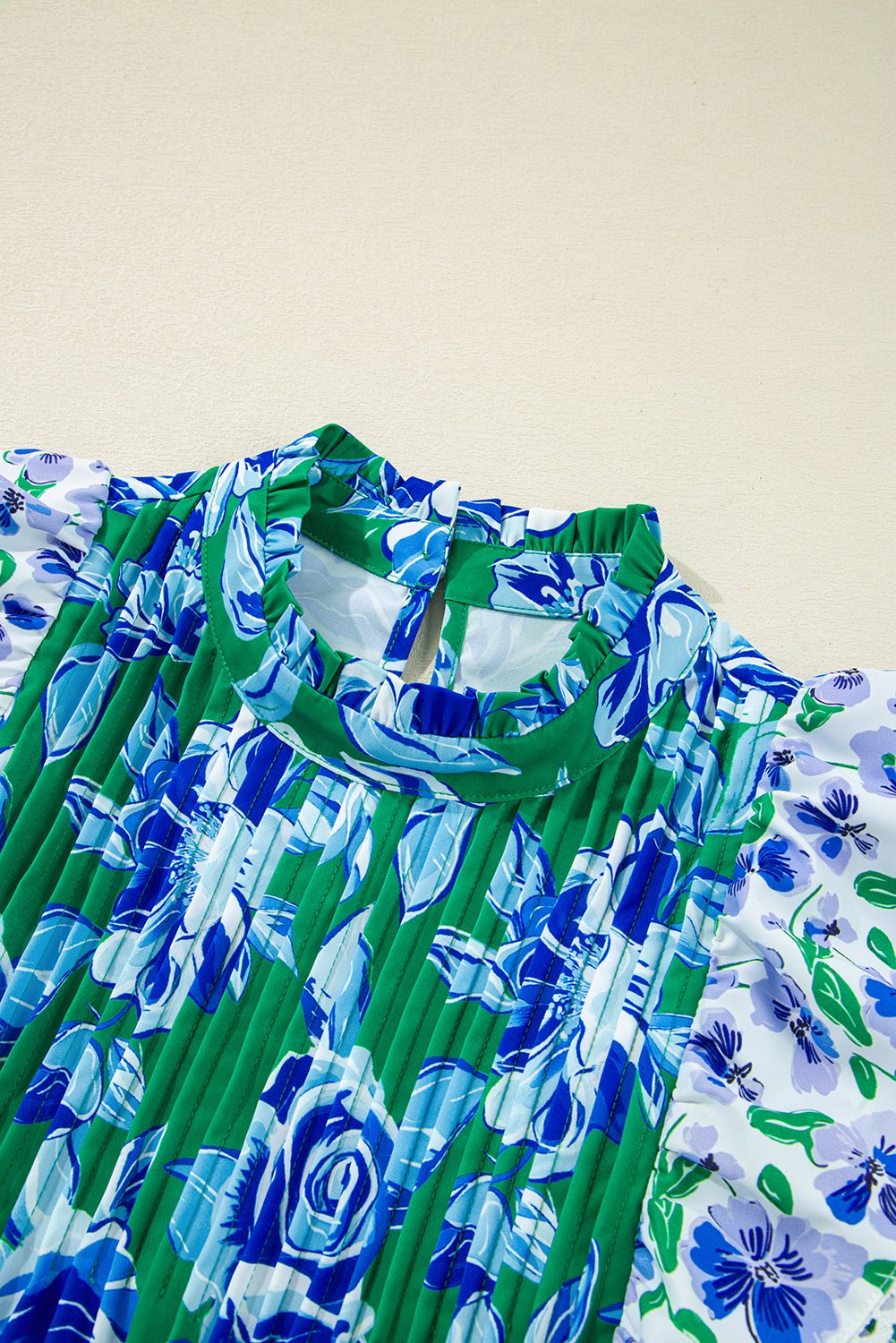 Green Floral Print Lace Trim Ruffle Sleeve Pleated Loose Blouse - MAD RUFFI