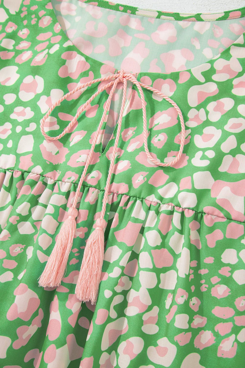 Green Plus Size Leopard Tassel Tie Split Neck Puff Sleeve Blouse - MAD RUFFI