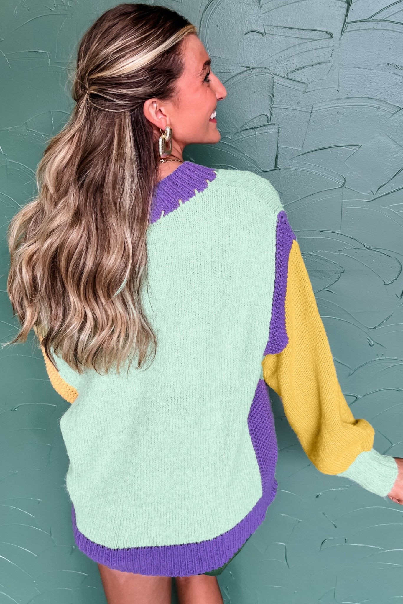Green Stitched V Neck Colorblock Knitted Drop Shoulder Sweater - MAD RUFFI