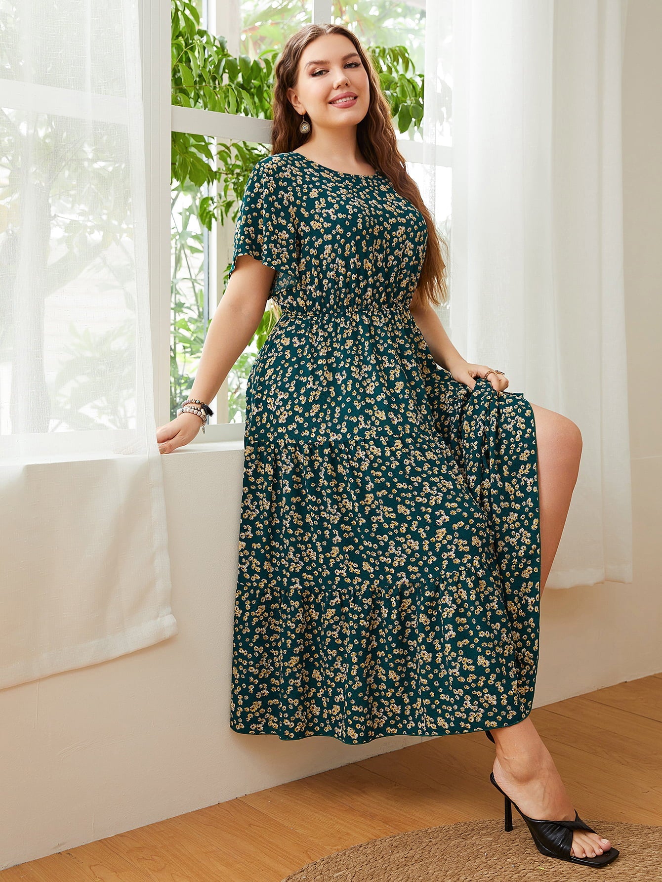 Honey Plus Size Floral Round Neck Short Sleeve Midi Dress - MAD RUFFI