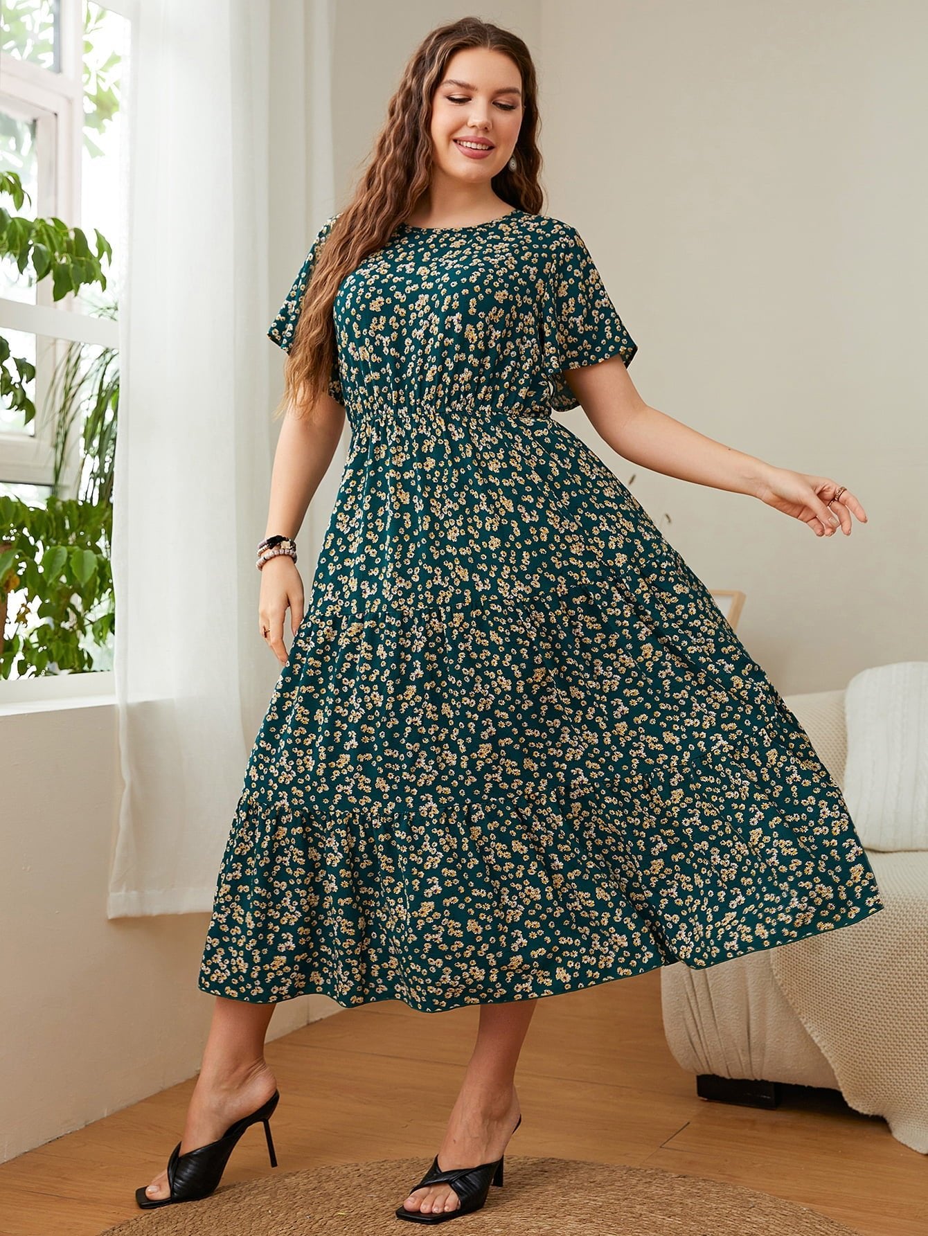 Honey Plus Size Floral Round Neck Short Sleeve Midi Dress - MAD RUFFI
