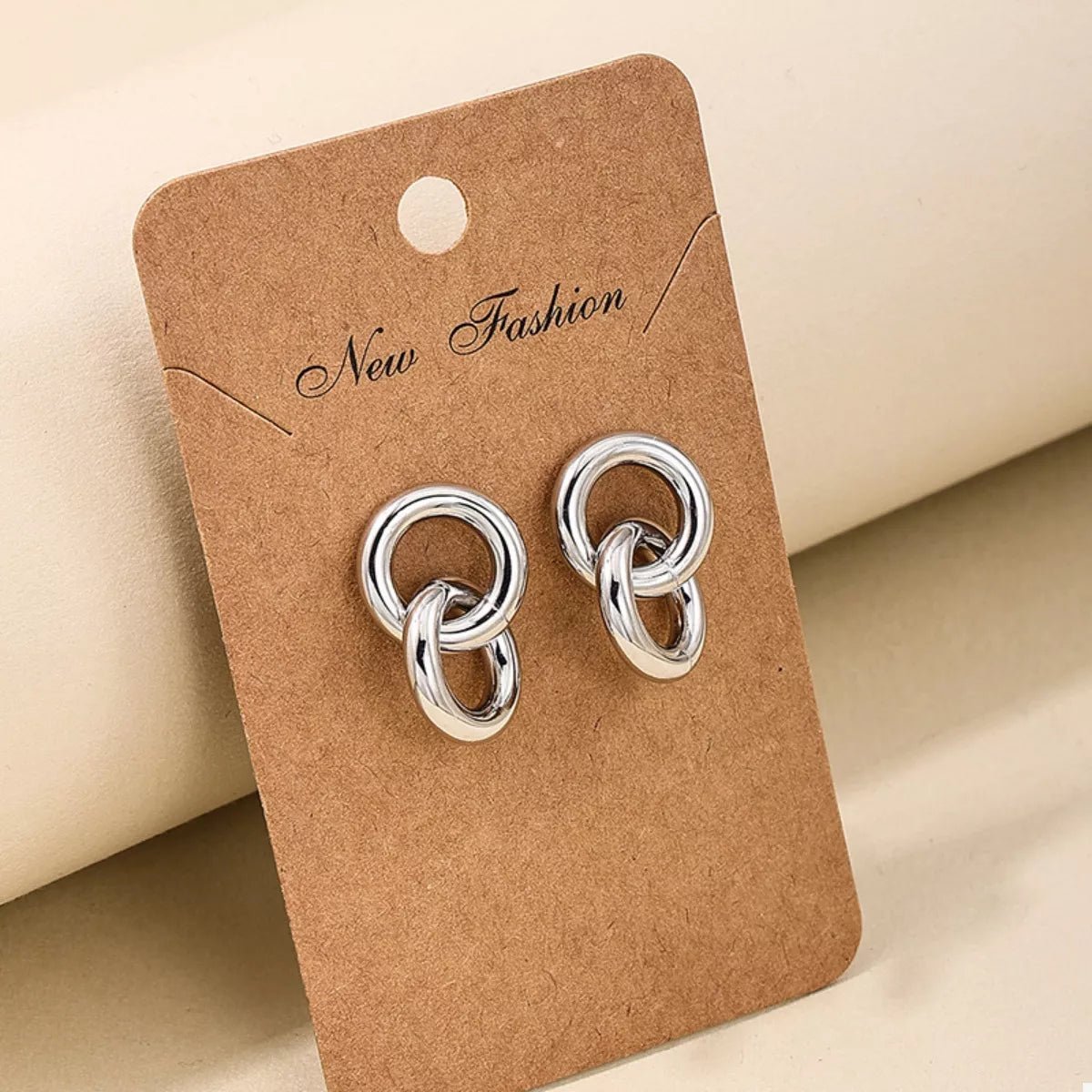 Interlocked Chain Link Stud Earrings - MAD RUFFI