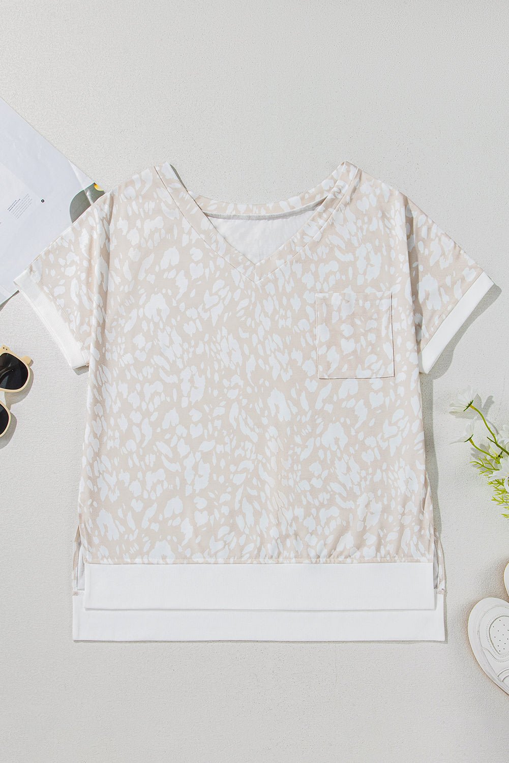 khaki leopard print v neck side slit loose fit t-shirt - MAD RUFFI